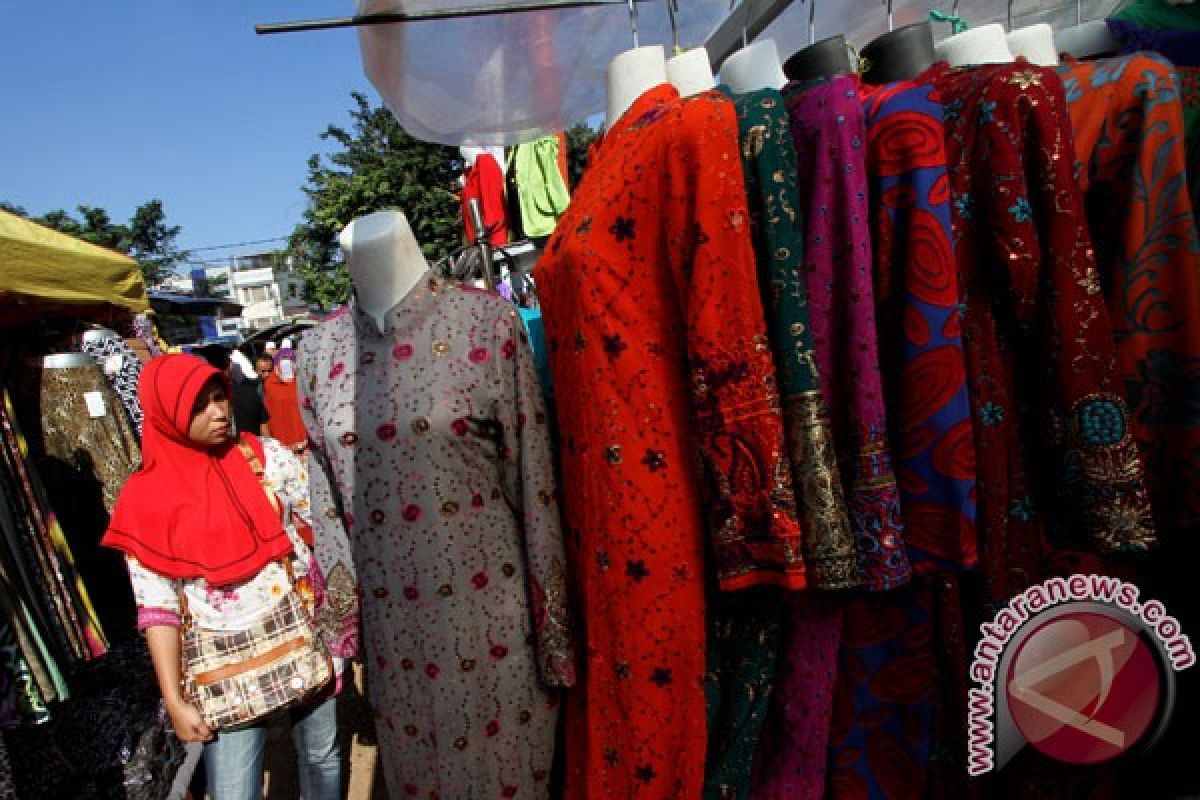 Pedagang busana muslim Bekasi keluhkan konsumen sepi