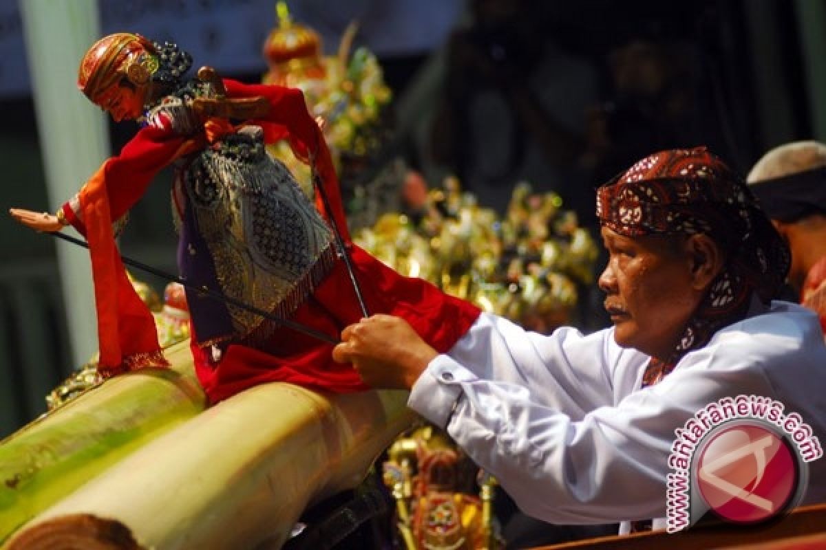 Dalang Asep Sunandar Sunarya Wafat
