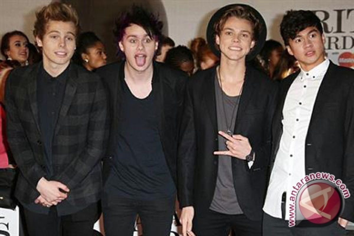 5 Seconds of Summer rajai tangga lagu Inggris