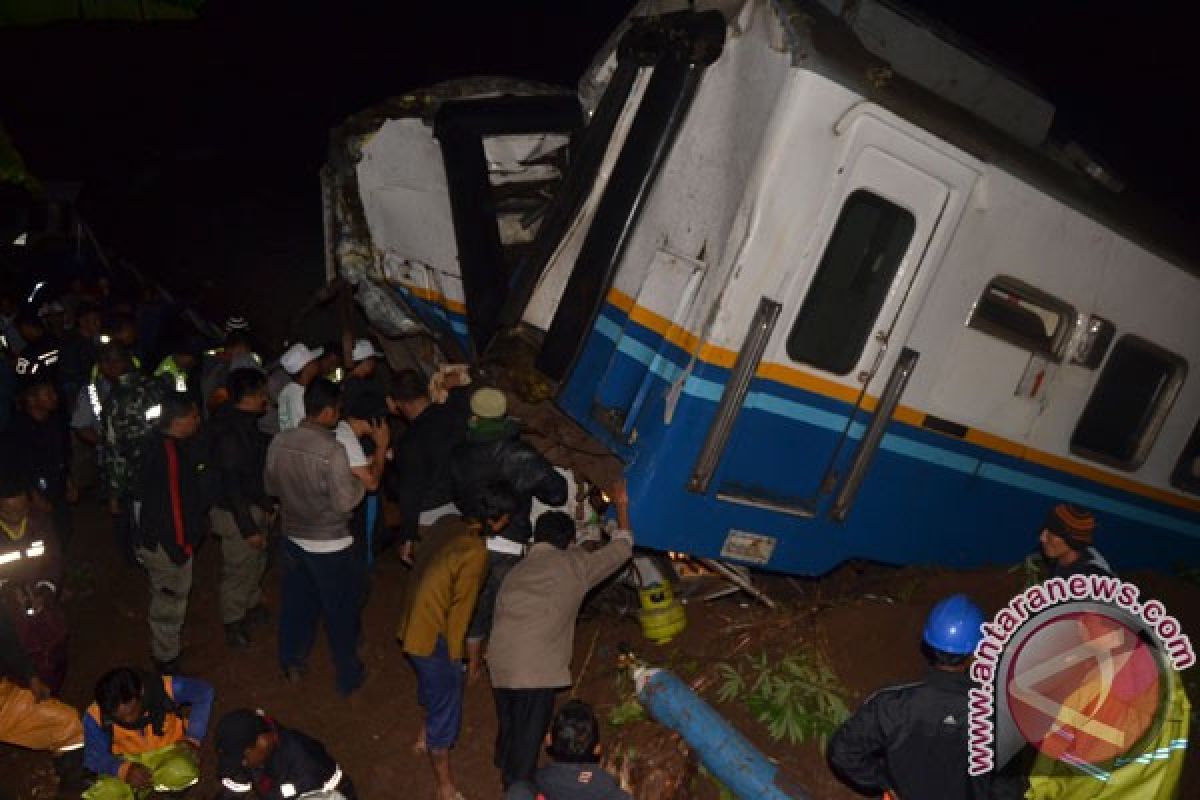 KA batu bara anjlok di Stasiun Rangkasbitung