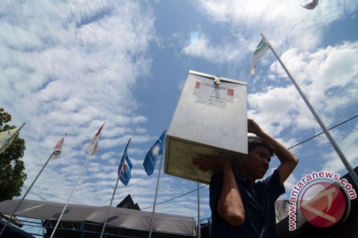 Distribusi logistik ke Pulau Mandangin gunakan perahu rakyat
