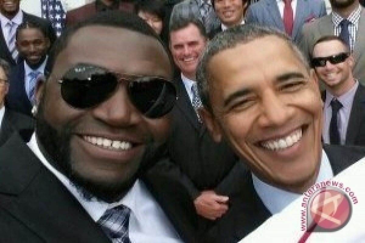 Foto Selfie Obama Bikin Samsung Bermasalah