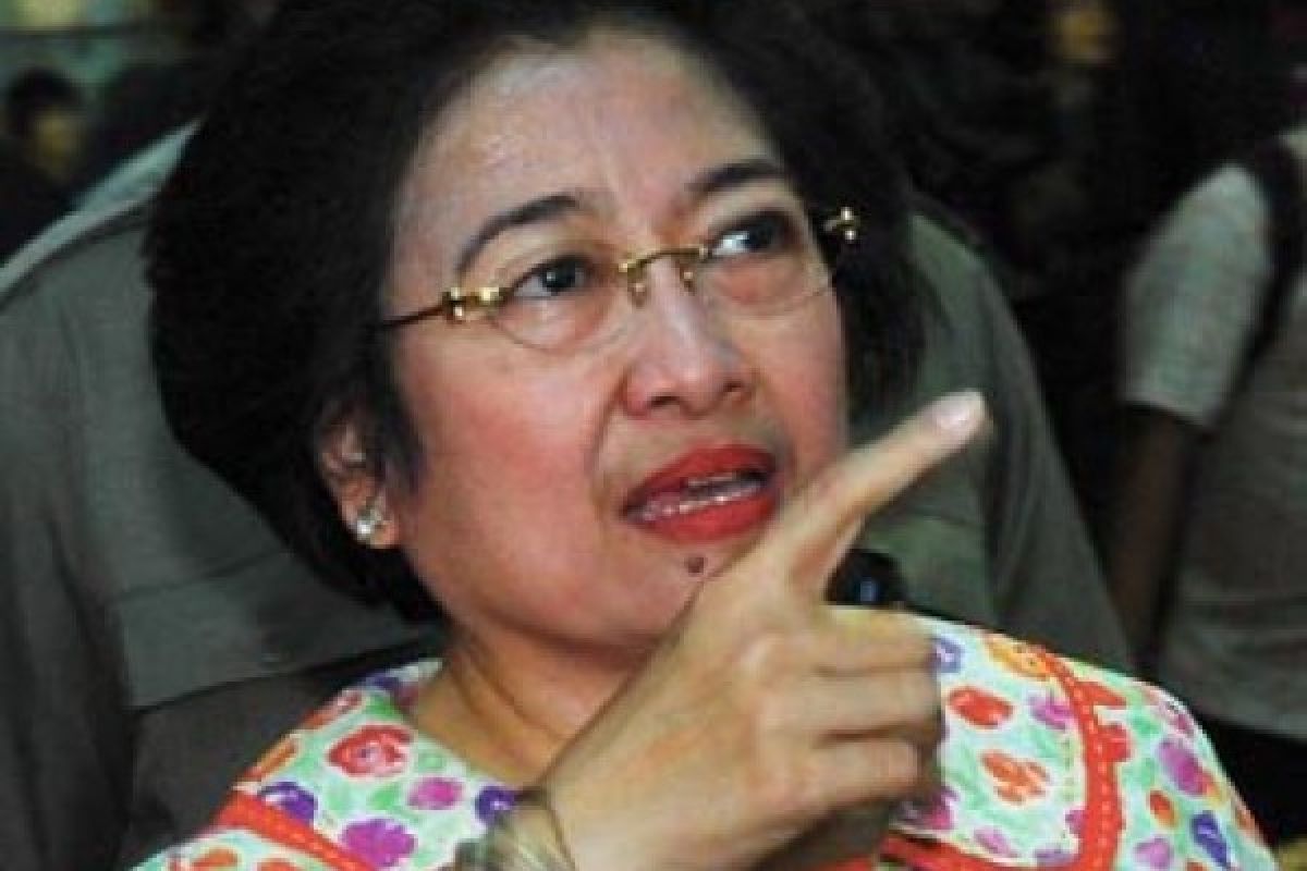 Megawati dan Keluarga Memilih di Kebagusan