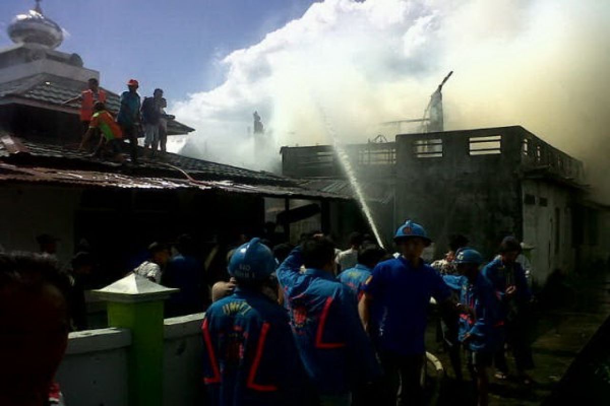 Rumah Caleg Gerindra Dapil Pontianak Timur Terbakar 