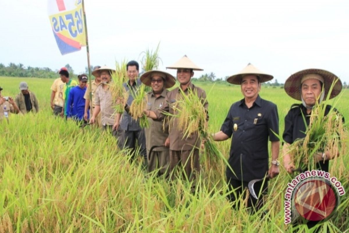  Wagub: Petani Harus Kompak dan Bersemangat