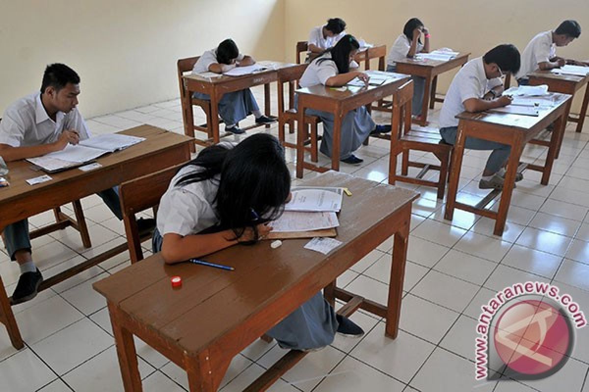 Rp2,5 juta untuk siswa nilai UN tertinggi