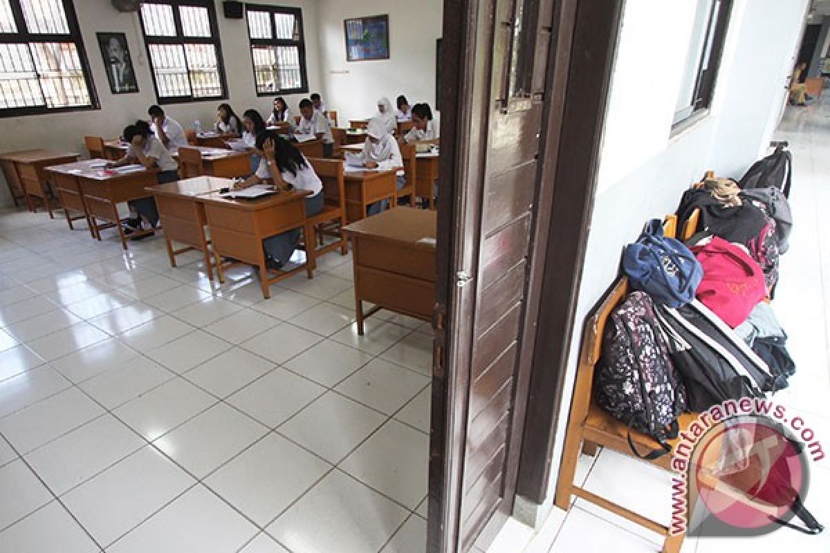 Disdik imbau siswa tidak percaya bocoran UN