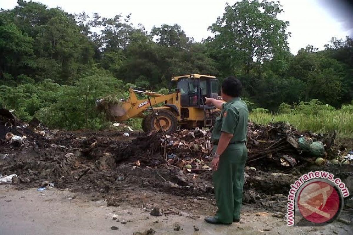 Sampah liar di Baturaja mulai dibersihkan