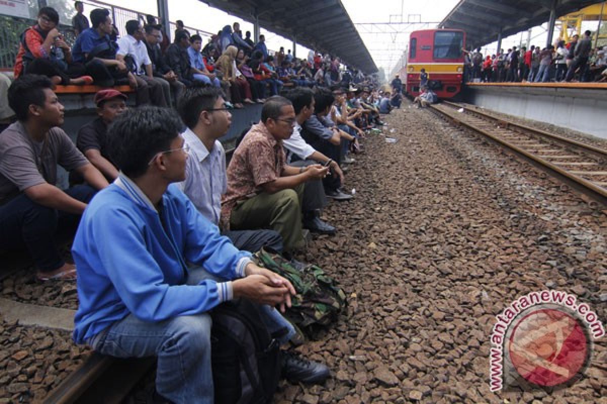 Perjalanan kereta api stasiun Bogor kembali normal