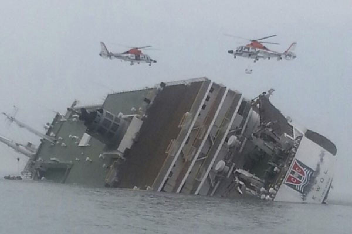 Kapal tenggelam di pantai Vietnam, enam awak hilang