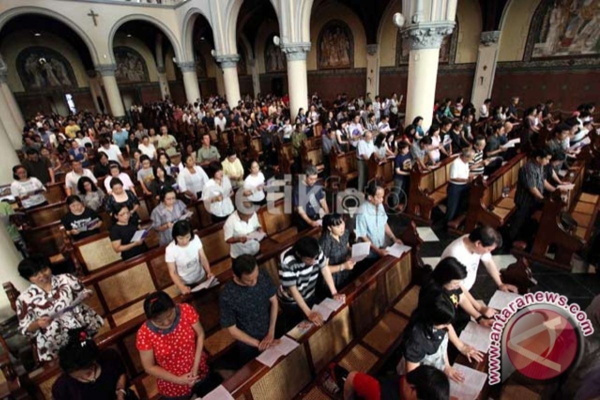 Ribuan Umat Kristen Pangkalpinang Gelar Jumat Agung
