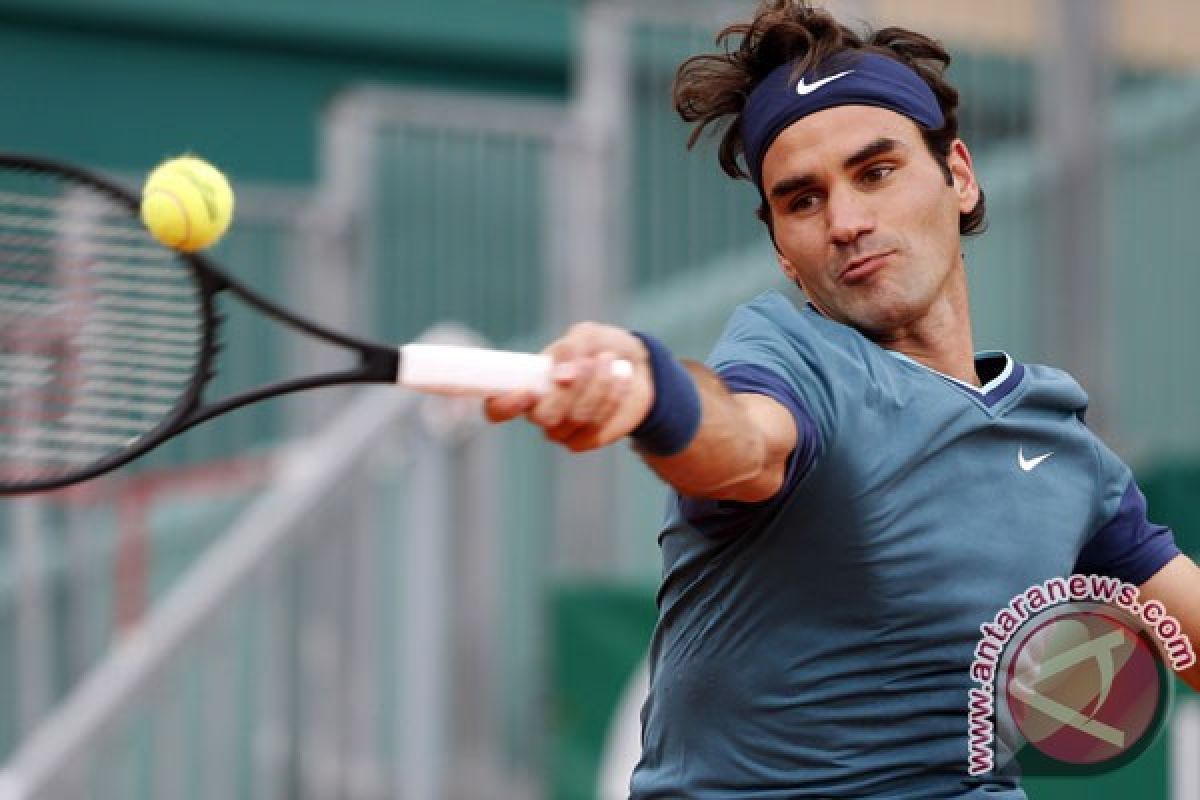 Federer capai empat besar di Istanbul