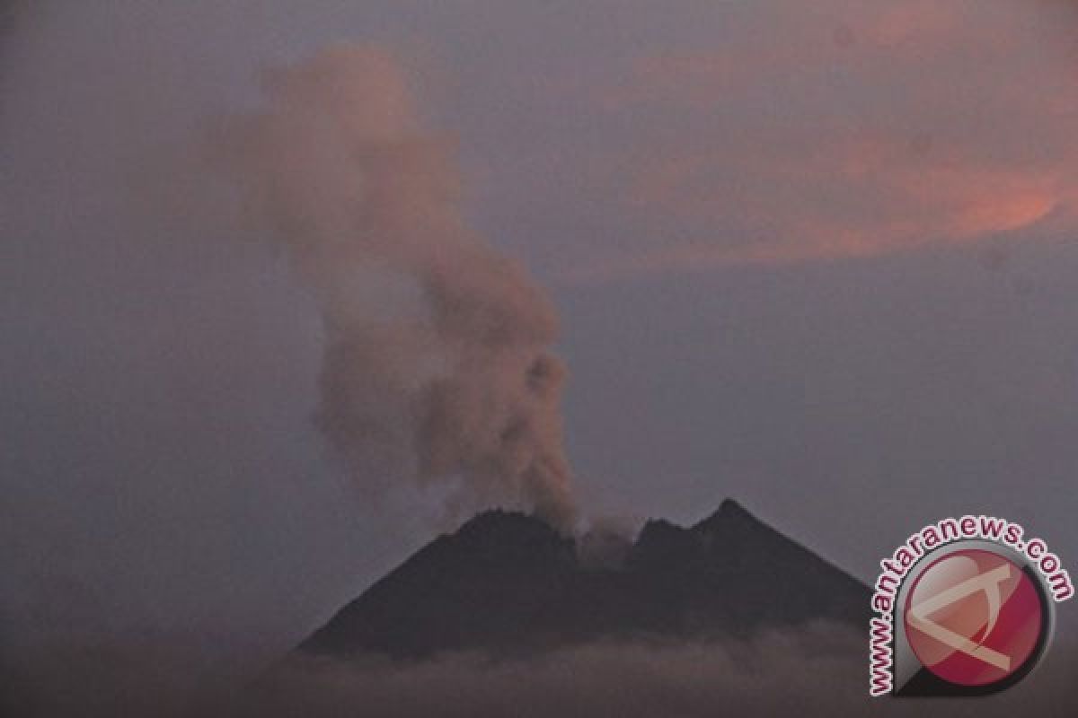 Meski terdengar gemuruh Merapi, aktivitas warga tetap wajar