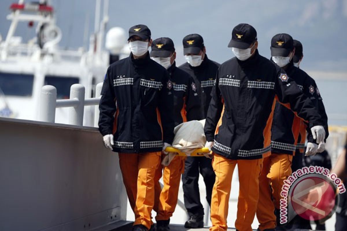 Korban jiwa akibat feri karam di Korea Selatan naik jadi 128