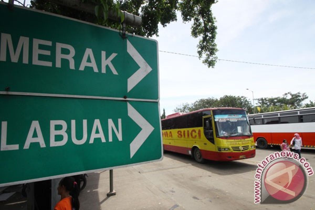 Pemudik di Kalideres keluhkan mahalnya tiket bus 