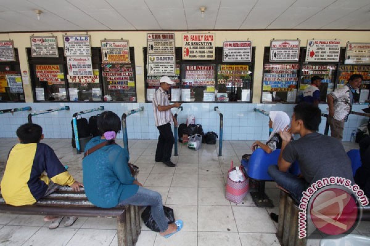 Bus Jatim dominasi arus balik di Kalideres