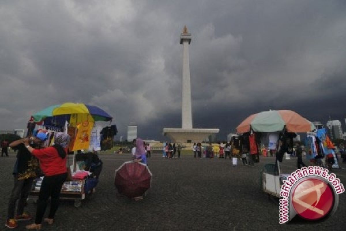 Pemprov DKI Tidak Akan Lagi Sediakan Lapak PKL di Monas