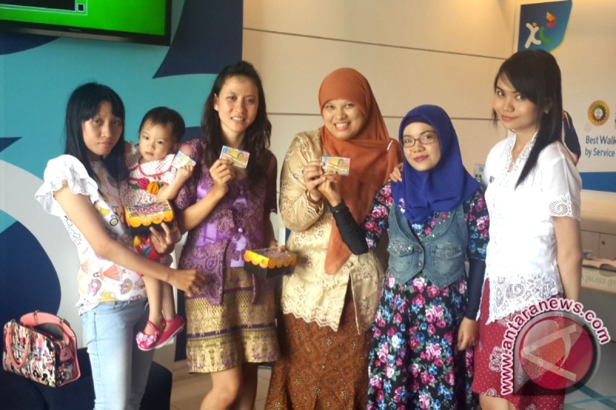 Peringati Hari Kartini, Layani Langsung Pelanggan Wanita