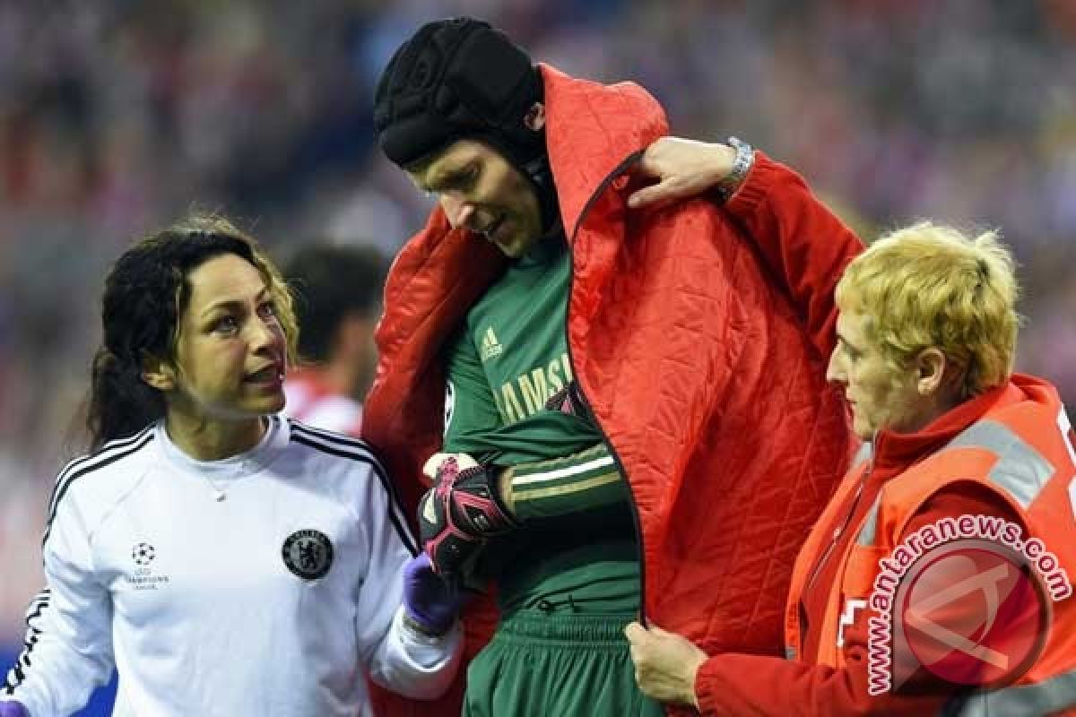 Cech absen sampai akhir musim karena cedera bahu 