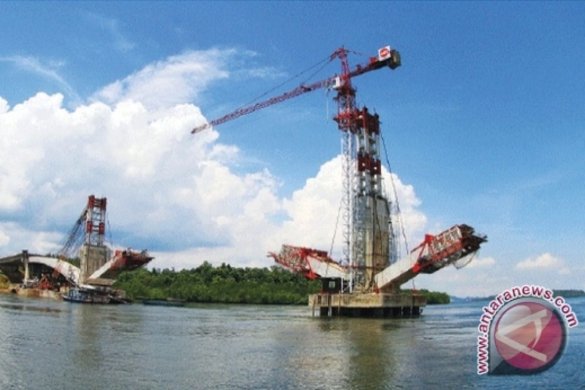   Darlis Pesimis Jembatan Pulau Balang  Rampung 2016