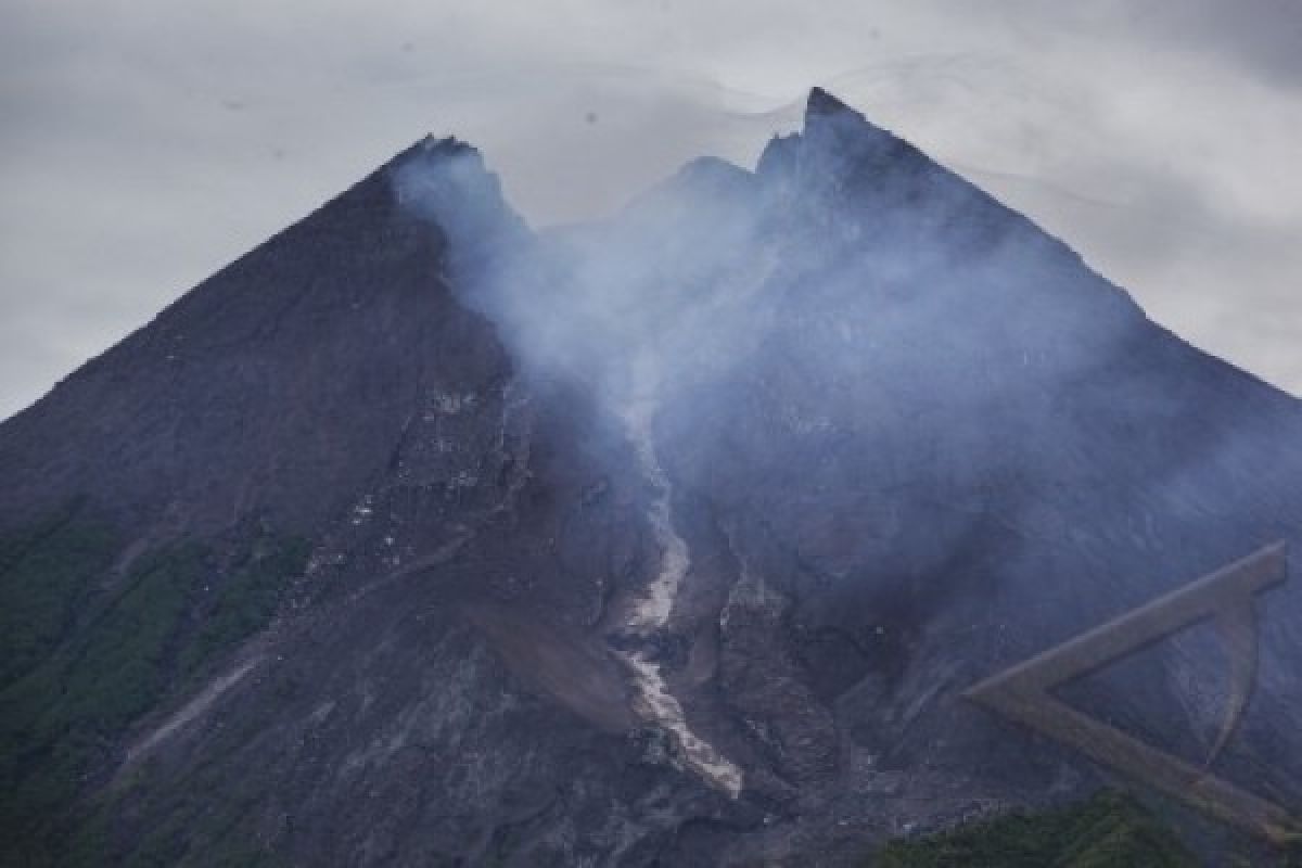 Status Gunung Merapi Dinaikkan Waspada