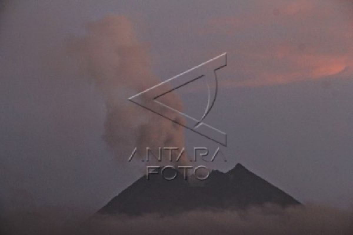 Pariwisata Borobudur Normal Meski Kena Abu Merapi