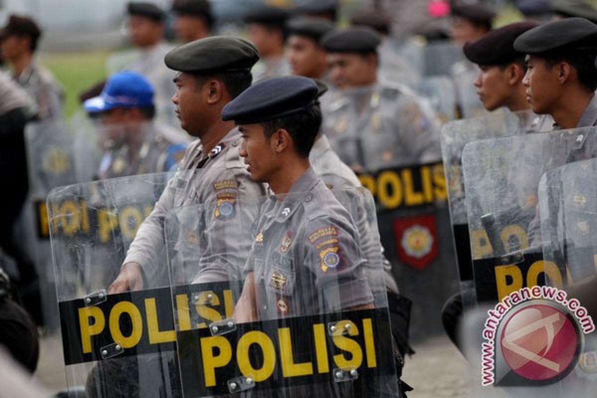 964 Polisi jaga kondusivitas Porda Jabar 2014