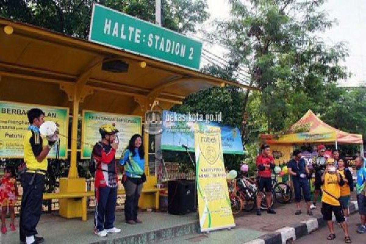 Pemkot Bekasi pertama resmikan fasilitas parkir sepeda