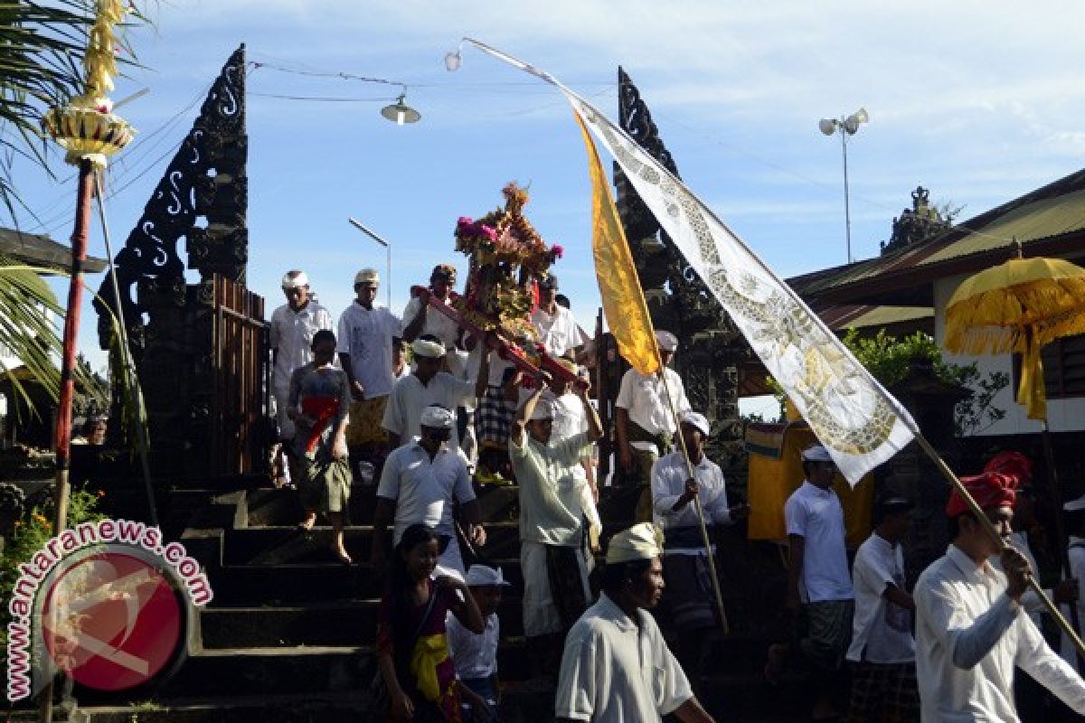 Desa Bulian Gelar Ritual Melasti 