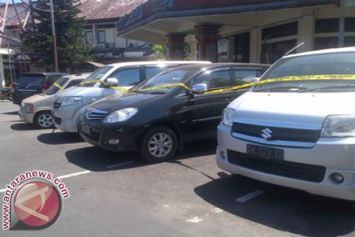 Polisi Tangkap Pelaku Penggelapan Mobil Sewaan