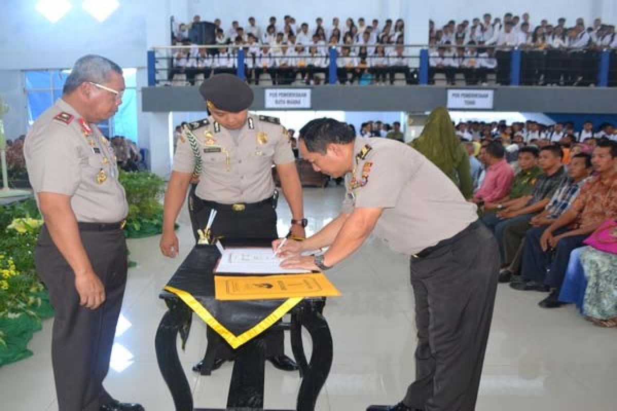 Panitia  Polda Sultra  Tanda Tangan  Fakta Integritas 