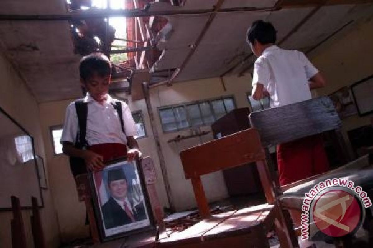 Waduh, Ribuan Ruang Kelas Sekolah Di Karawang Rusak