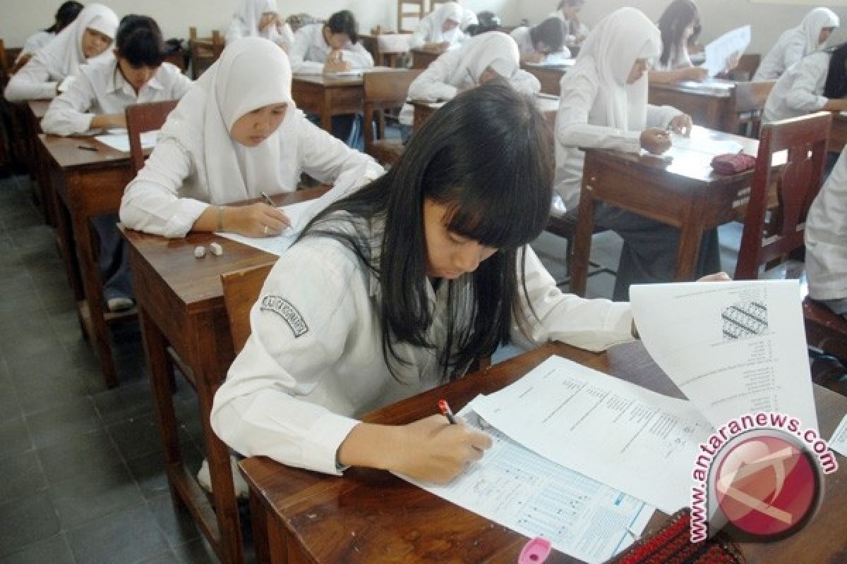 90 Siswa Kabupaten Bogor ikuti UN susulan