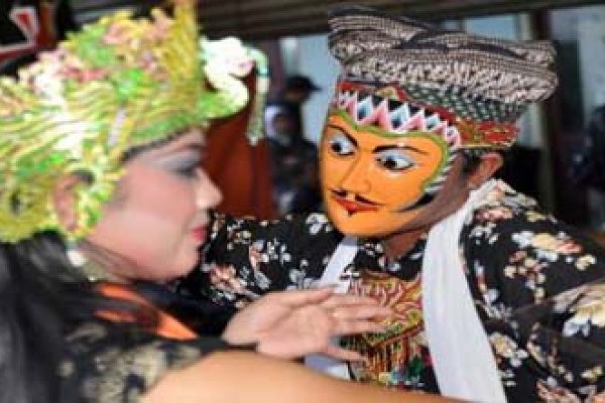 Tari Lengger Meriahkan Hardiknas Wonosobo