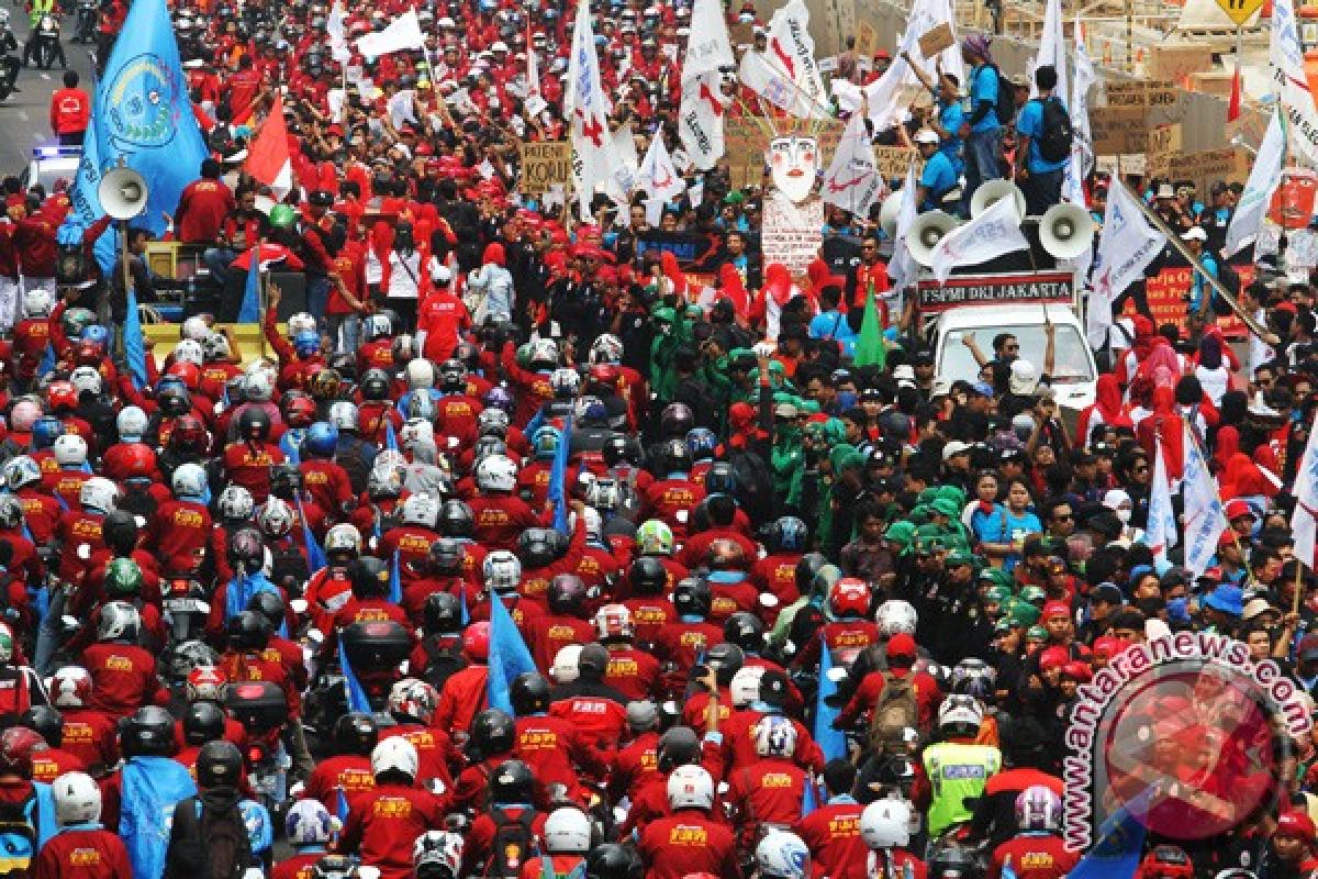 Buruh mulai bergerak tinggalkan GBK