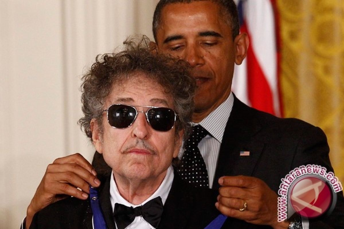 Lirik lagu Like A Rolling Stone" Bob Dylan Dilelang