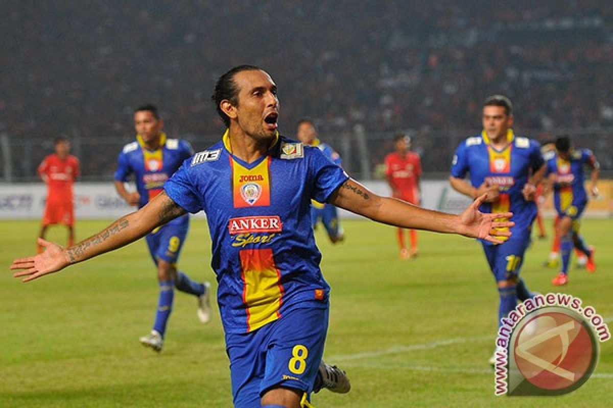 Arema gunduli Persegres 5-0