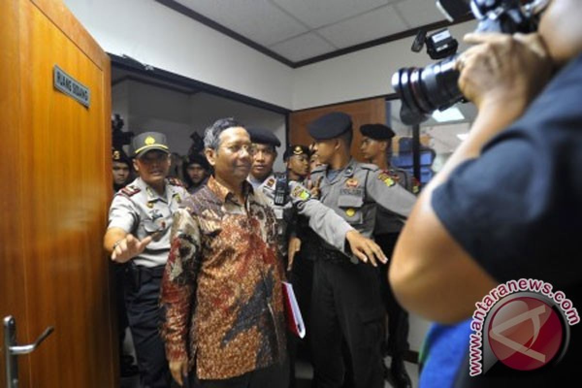 Mahfud jelaskan ruang karoke di rumah ketua MK