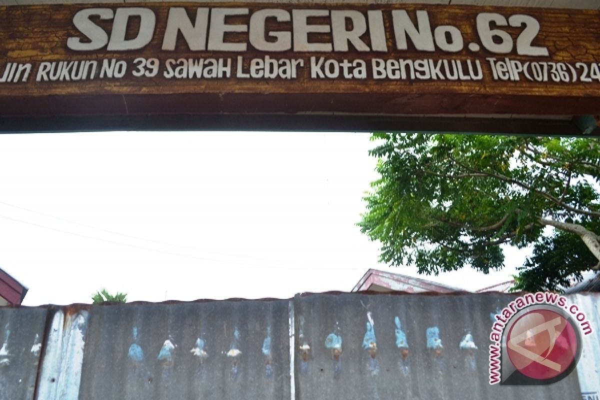 Gubernur Bengkulu berupaya selesaikan masalah penyegelan sekolah