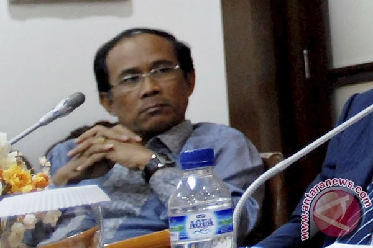 DPR dukung pemerintah perkuat industri farmasi