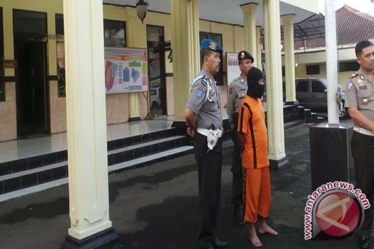 Pengakuan Emon Soal Kejahatan Seksualnya