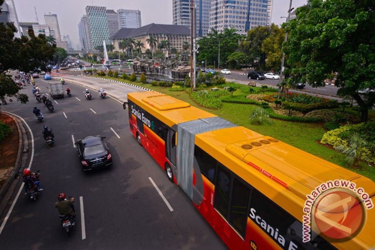 Pemprov DKI sebaiknya beli bus gandeng dibanding tingkat