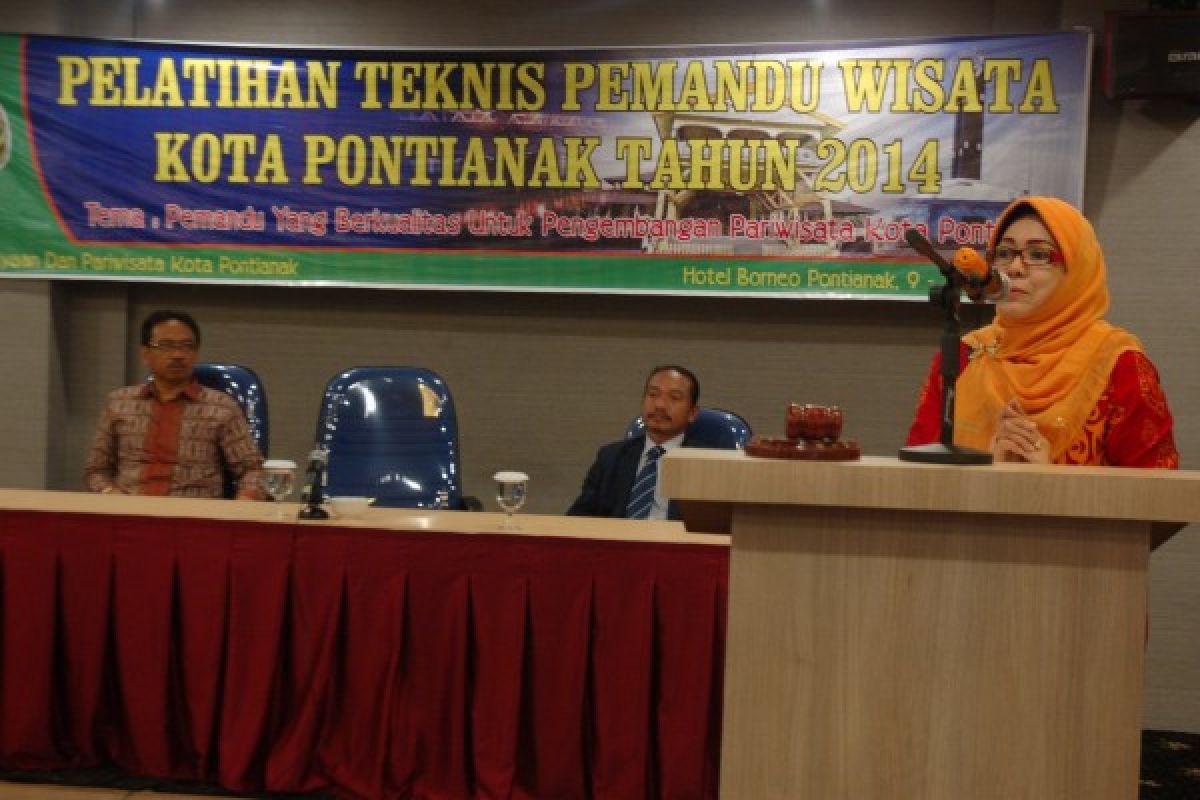 Disbudpar Ekonomi Kreatif Pontianak Latih Pemandu Wisata