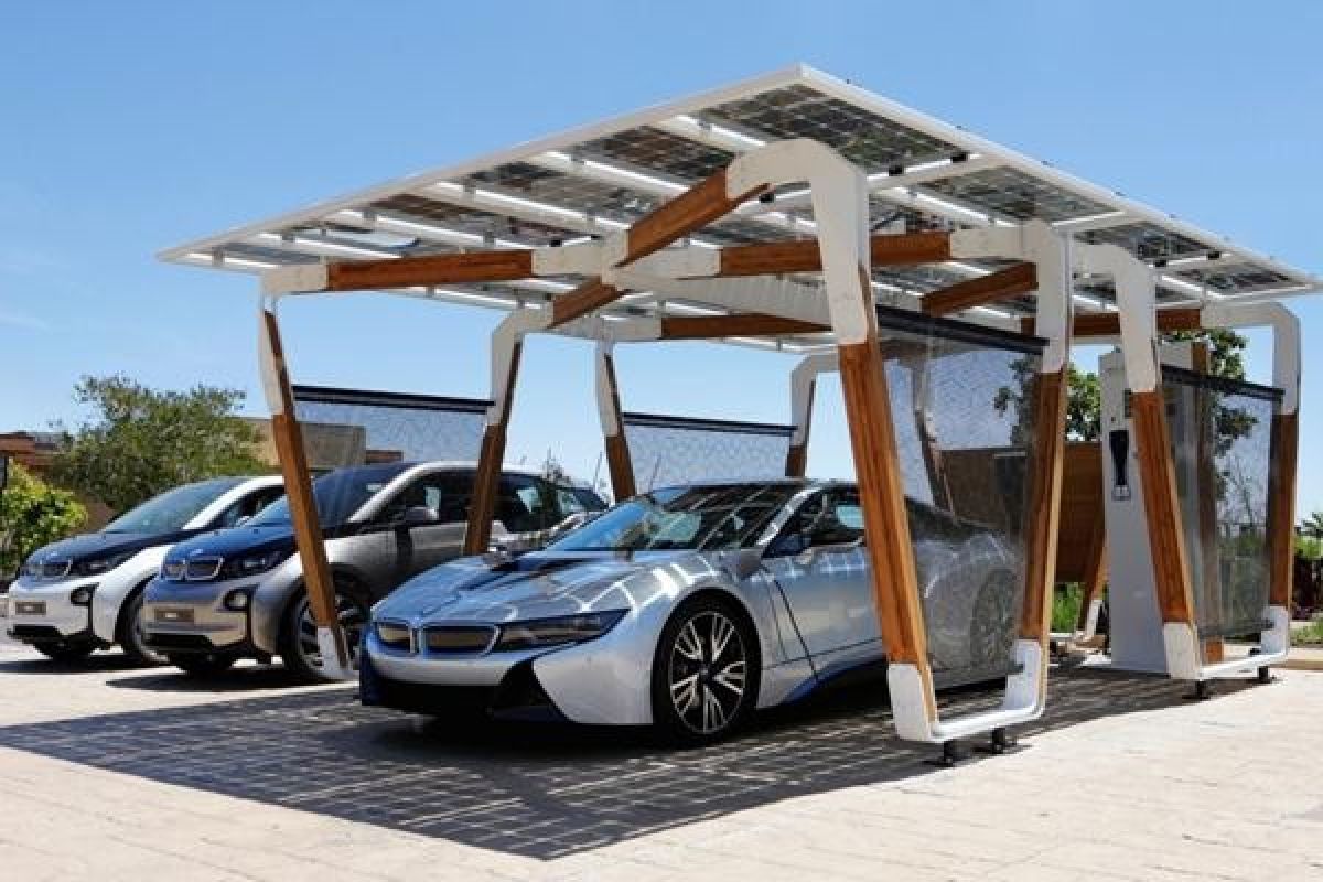 BMW kembangkan stasiun isi ulang panel solar