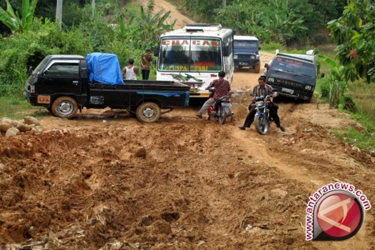 DPU: 93 Kilometer Roads In Tabalong Isolated