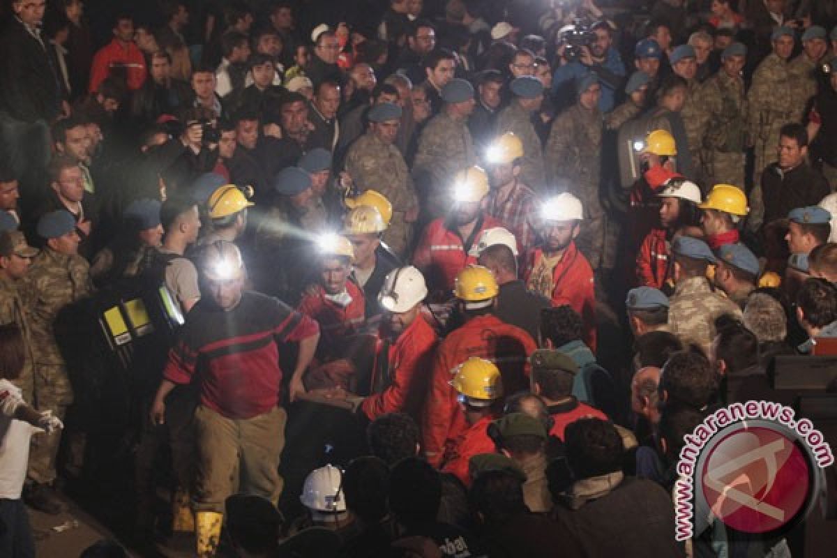 20 tewas, ratusan terperangkap dalam kebakaran tambang batu bara Turki