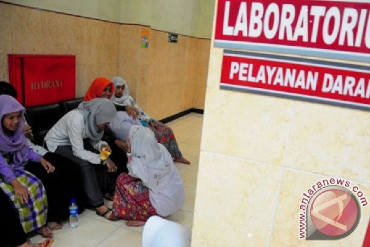 Usai buka puasa, puluhan santri putri Ponpes Assyaroniah-Lampung Timur keracunan makanan