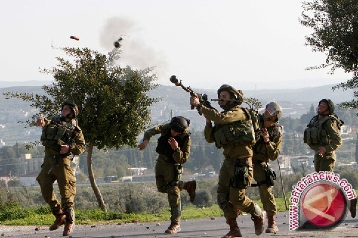 Tentara Israel gerebek Masjid Al Aqsa usai bentrokan
