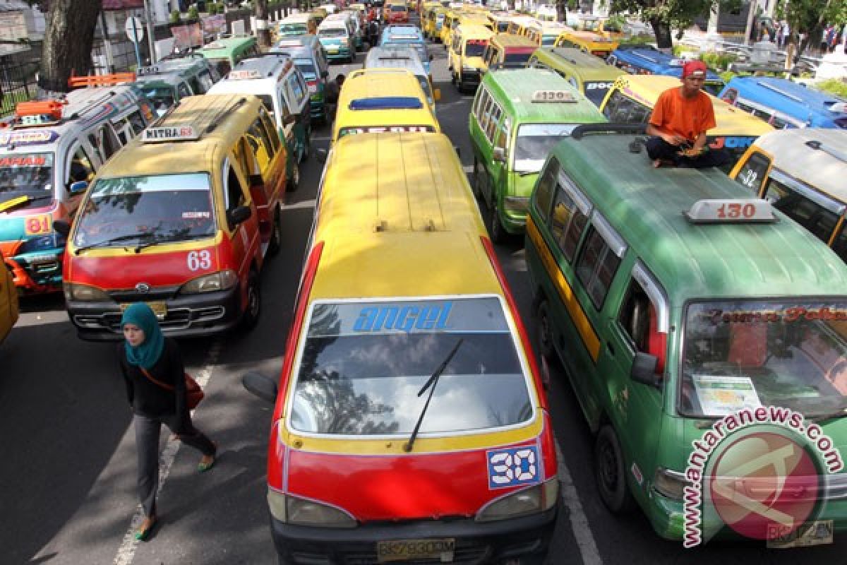 Angkutan umum di Bandung mogok operasi