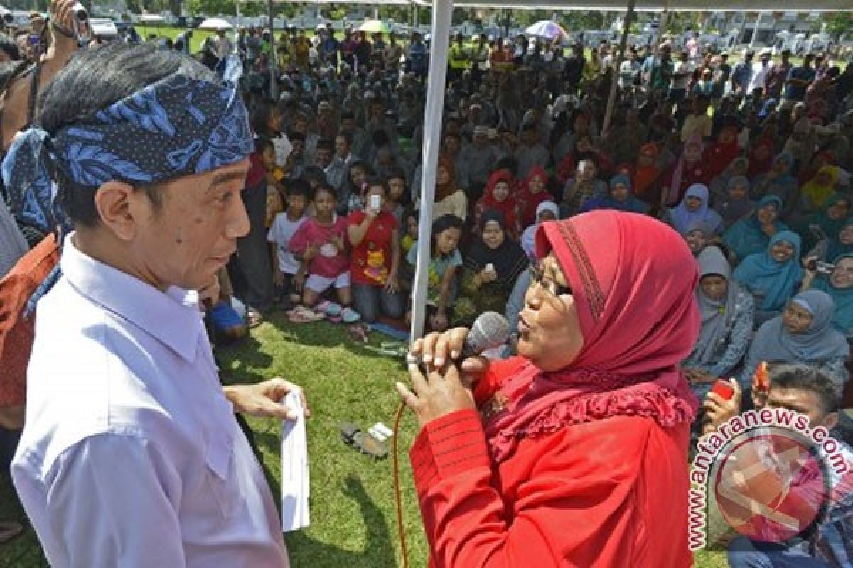 Dari Kalimantan Jokowi telepon relawan Magelang